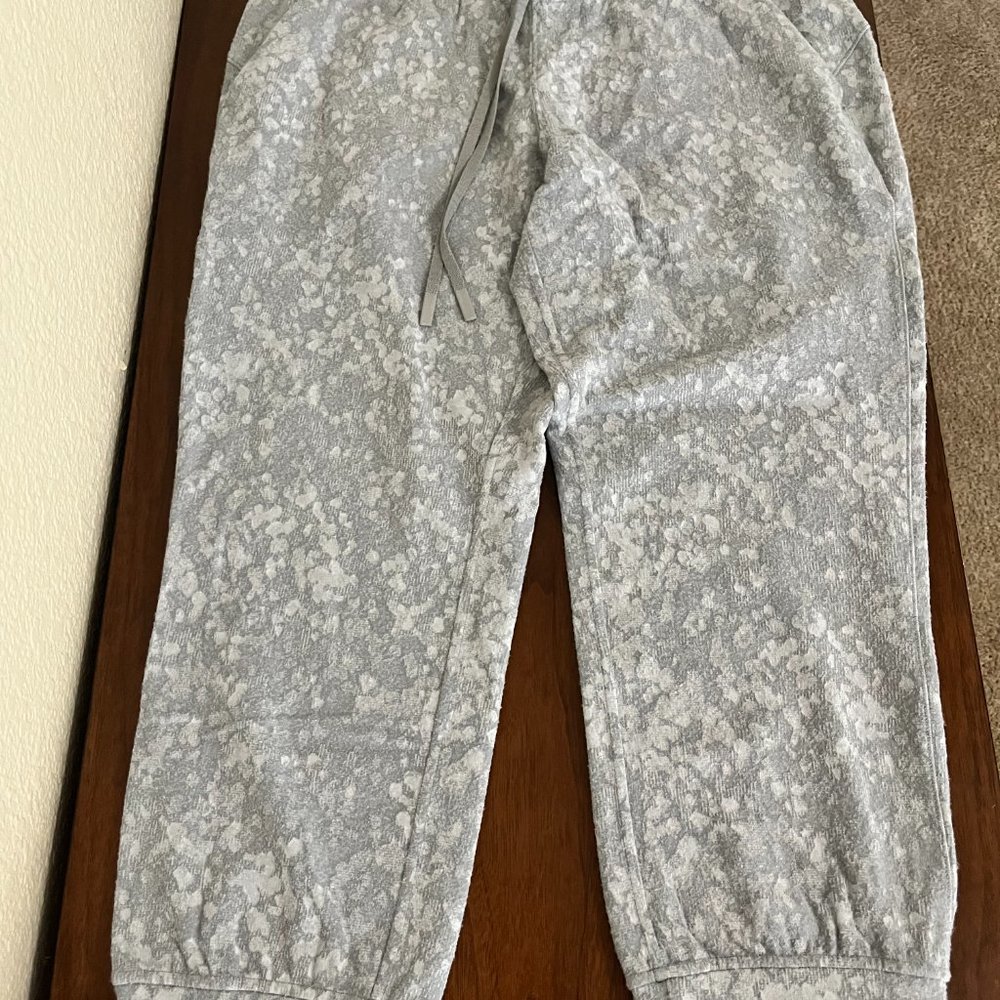 LuLuLemon Ready to Rulu High-Rise Crop Jogger